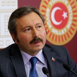 İdris Bal basın toplantısını yalnız yaptı
