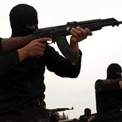 IŞİD iki El Nusra komutanını idam etti