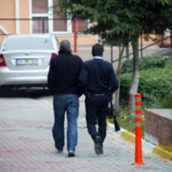 İstanbul'un göbeğinde otomatik tüfekle ava çıktı