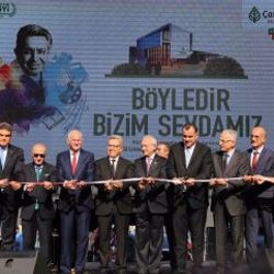 CHP'li belediyede Papandreu'lu açılış