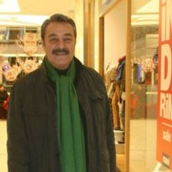 Kadir İnanır tabancasını AVM'de unuttu