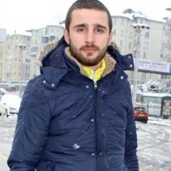 Mağazaya kamyonla giren genci babası evden kovdu