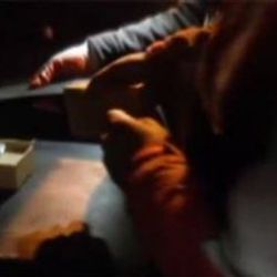 Kamyonun yakıt deposundan 2 bin adet akıllı telefon çıktı