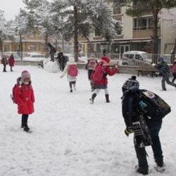 İstanbul'da eğitime kar engeli