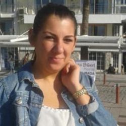 Genç kadın evinin 10'uncu katından atlayarak intihar etti