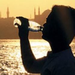 Kavurucu sıcaklarda ne içilmeli