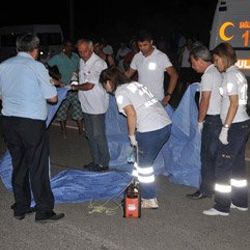 Antalya'da otomobilin çarptığı çocukla ablası öldü