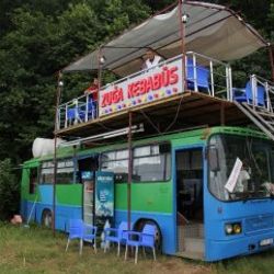 Rizeli iki kişi çift katlı yürüyen kebap salonu yaptı İZLE