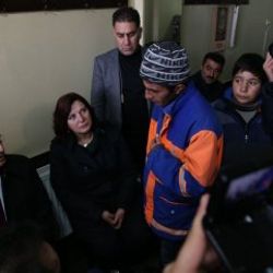 Kılıçdaroğlu'ndan kaçak sigara satıcısına destek