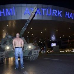 Tankın önüne çıkan adam Kılıçdaroğlu'na hesap sordu