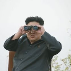 Kuzey Kore lideri Kim bastonu bıraktı