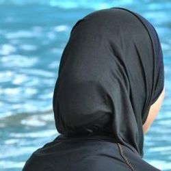 İsveç'te bir papazın kızı Müslüman oldu