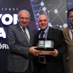 İBB Başkanı Mevlüt Uysal'dan gençlere destek