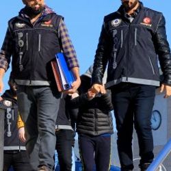 Öğrencilere uyuşturucu satan kafe çalışanı tutuklandı