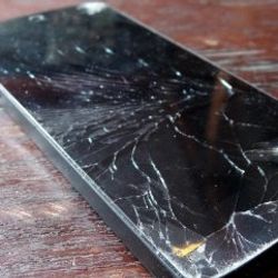 Kullanıcıların yüzde 64'ü telefon ekranlarını kırıyor