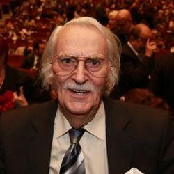 Sanatçı dostlarından Eşref Kolçak'a veda