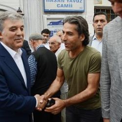 Abdullah Gül, bayram namazını Beykoz'da kıldı