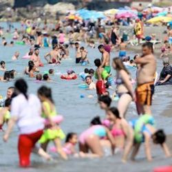Batı Karadeniz sahilleri de bayramda doldu