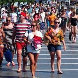 Avrupa'dan turist akını yabancı medyayı şaşırttı