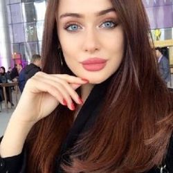 Kıskanç sevgili model sevgilisini darbetti