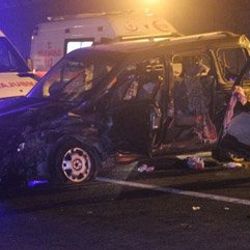 Makas atan sürücü kazaya neden oldu: 2 ölü 8 yaralı