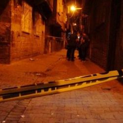 Tartıştığı babasını bacağından silahla vurdu