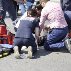 Çarptığı motosikletli öldü, kadın gözyaşlarına boğuldu