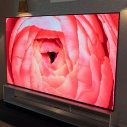 LG, 88 inçlik 8K OLED TV'yi 34 bin dolardan ön siparişe açtı