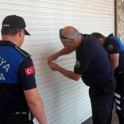 Turistleri dolandıran kuyumcunun dükkanı mühürlendi
