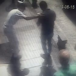 Dönercide garson, bardak yüzünden müşteriyi darbetti