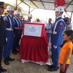 4 yıl önce kaybolan şehit toprağa verildi