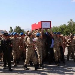 Teröristlerin kaçırdığı Uzman Çavuş Polat'a tören