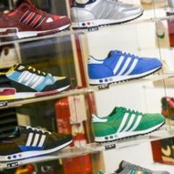AB mahkemesi, Adidas'ın 3 çizgisini ticari marka saymadı
