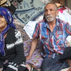 Adana'da inşaata yerleşen anne-babaya devletten yardım