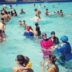 Fransa'da tesettür mayo giyen kadınlara ceza