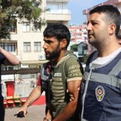 Kız kardeşini evlenmekten vazgeçtiği için öldürdü