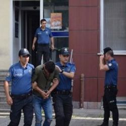 Çanakkale'de uyuşturucu tacirlerine baskın: 12 gözaltı