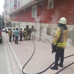 Ateşle oynayan çocuklar yangın çıkardı