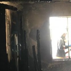 Mersin'de cinnet getiren şahıs evi ateşe verdi