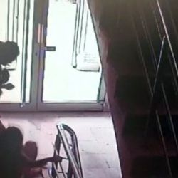 Konyalı öğretmen komşusunun kızını dövdü