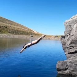 Uludağ'da kışın buz tutan gölde yazın yüzdüler