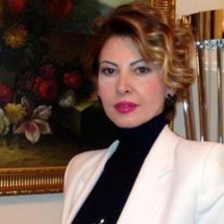 Adnan Oktar'ın kediciğinden dans savunması