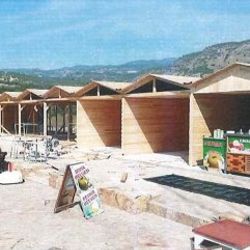 Pamukkale'de kaçak ahşap yapılar kaldırıldı