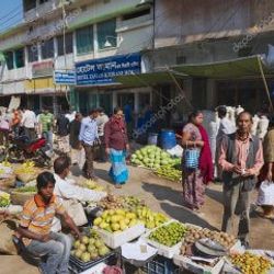 Bangladeş'te belediye başkanlığı yaptı, şimdi sebze satıyor