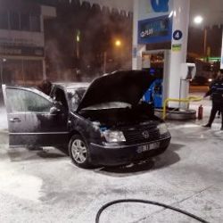 Van'da akaryakıt istasyonunda bir aracın LPG tüpü patladı