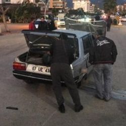 LPG tankı yerinden çıkan otomobile sigarayla müdahale