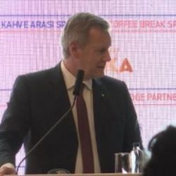 TÜSİAD konferansa çevirmen çağırmadı