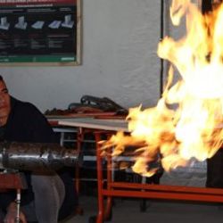 Öğrenciler itme kuvvetli LPG’li jet motoru yaptı