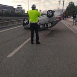 İzmir'de otomobil takla attı: 1 ölü, 4 yaralı