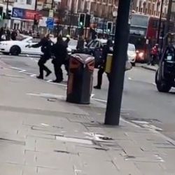 Londra'da bıçaklı saldırı